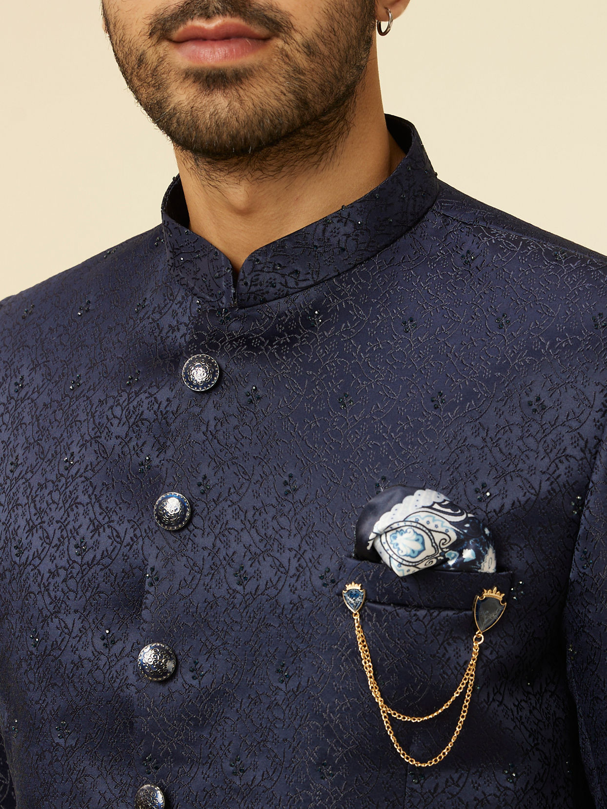 alt message - Manyavar Men Dark Blue Bel Buti Patterned Jodhpuri Suit image number 1